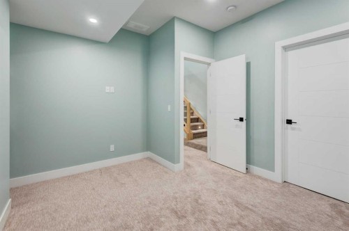 2425 27 Street Sw, Calgary, AB - Indoor Photo Showing Other Room