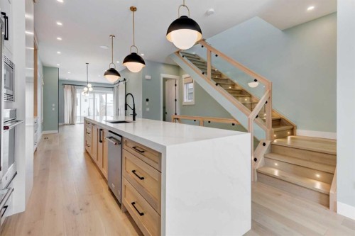 2425 27 Street Sw, Calgary, AB - Indoor Photo Showing Kitchen With Upgraded Kitchen