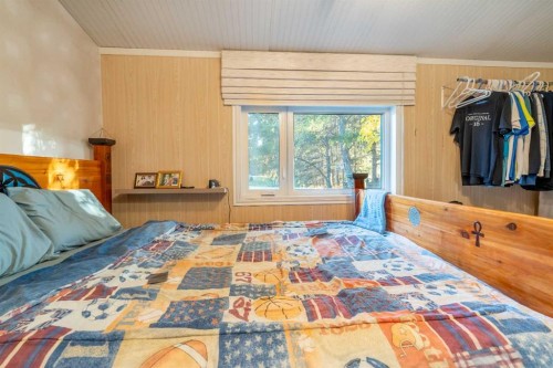 62 Buskmose Drive, Grandview, AB - Indoor Photo Showing Bedroom