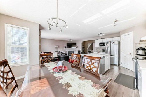 9 Somerside Crescent Sw, Calgary, AB - Indoor