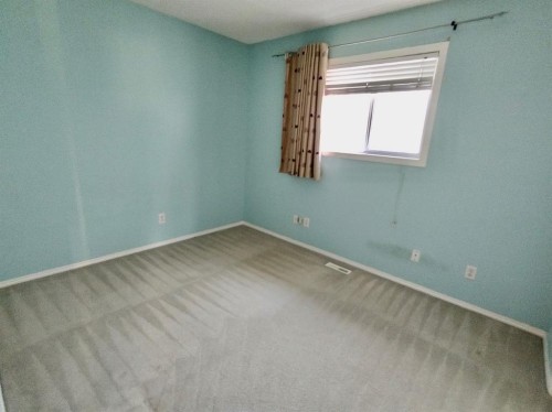 9 Somerside Crescent Sw, Calgary, AB - Indoor Photo Showing Office