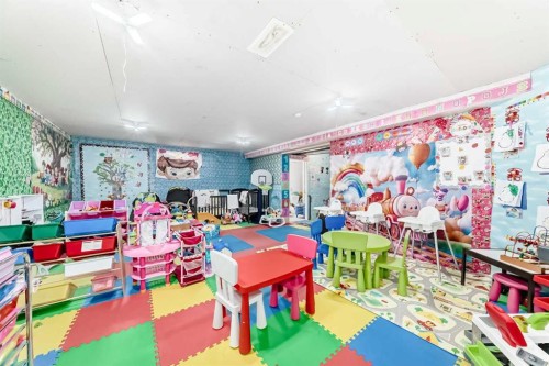 9 Somerside Crescent Sw, Calgary, AB - Indoor Photo Showing Bathroom