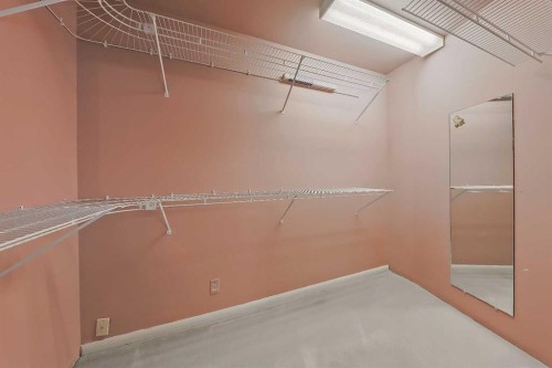 68 West Glen Crescent Sw, Calgary, AB - Indoor With Storage