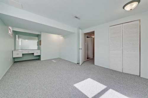 68 West Glen Crescent Sw, Calgary, AB - Indoor
