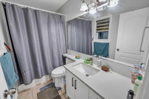107 Taracove Landing Ne, Calgary, AB - Indoor Photo Showing Bathroom