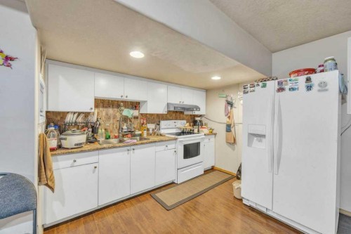 107 Taracove Landing Ne, Calgary, AB - Indoor Photo Showing Kitchen
