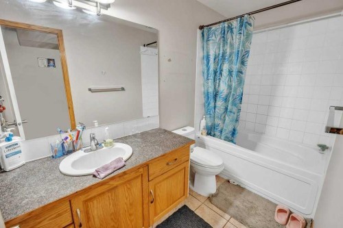 107 Taracove Landing Ne, Calgary, AB - Indoor Photo Showing Bathroom
