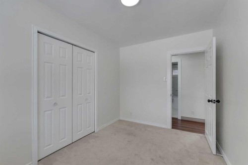 4824 Claret Street Nw, Calgary, AB - Indoor