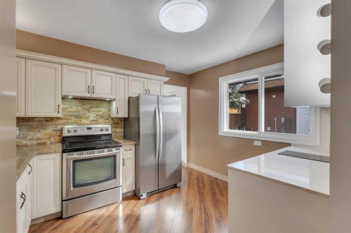 4824 Claret Street Nw, Calgary, AB - Indoor Photo Showing Kitchen
