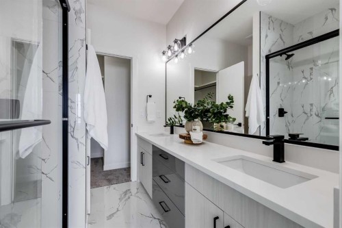 1917 Mccaskill Drive, Crossfield, AB - Indoor Photo Showing Bathroom