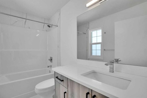 230 Kinniburgh Loop, Chestermere, AB - Indoor Photo Showing Bathroom