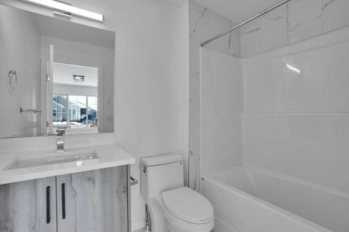 230 Kinniburgh Loop, Chestermere, AB - Indoor Photo Showing Bathroom