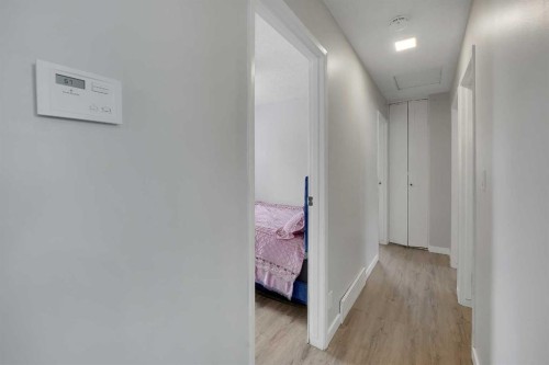 990 Marcombe Drive Ne, Calgary, AB - Indoor Photo Showing Other Room