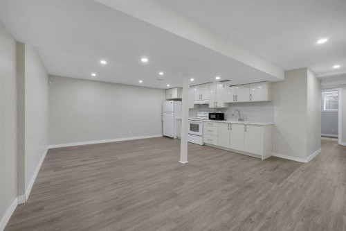 990 Marcombe Drive Ne, Calgary, AB - Indoor