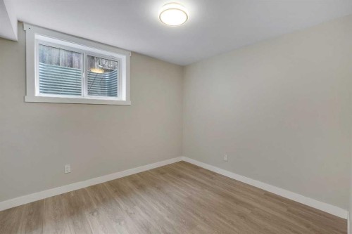 990 Marcombe Drive Ne, Calgary, AB - Indoor Photo Showing Other Room