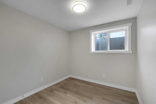 990 Marcombe Drive Ne, Calgary, AB - Indoor Photo Showing Other Room
