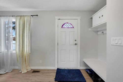 990 Marcombe Drive Ne, Calgary, AB - Indoor Photo Showing Other Room