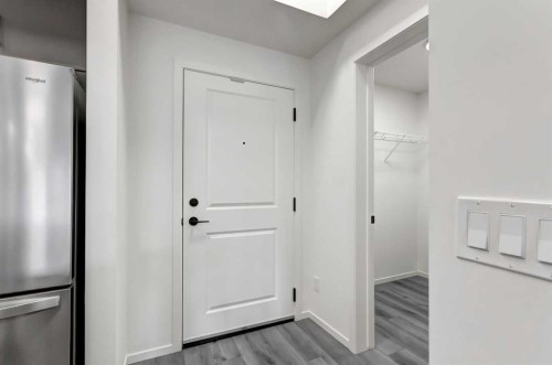 407-140 Mahogany Street, Calgary, AB - Indoor Photo Showing Other Room