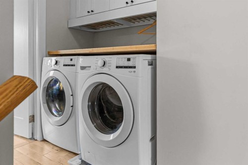9-630 3Rd Street, Canmore, AB - Indoor Photo Showing Laundry Room