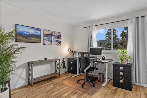 9-630 3Rd Street, Canmore, AB - Indoor Photo Showing Office