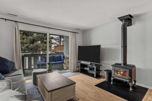 9-630 3Rd Street, Canmore, AB - Indoor Photo Showing Living Room