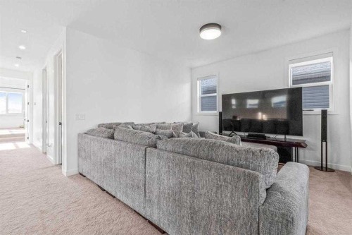 44 Ranchers Way, Okotoks, AB - Indoor Photo Showing Living Room