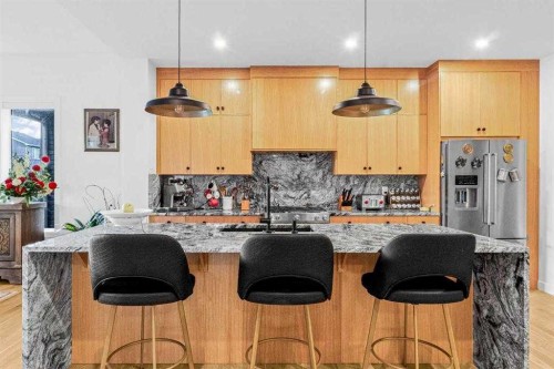 44 Ranchers Way, Okotoks, AB - Indoor Photo Showing Kitchen