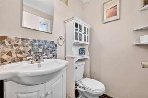 319 Whitney Crescent Se, Calgary, AB - Indoor Photo Showing Bathroom