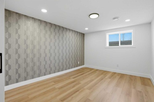1303 87 Avenue Sw, Calgary, AB - Indoor Photo Showing Other Room