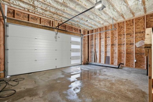 1303 87 Avenue Sw, Calgary, AB - Indoor Photo Showing Garage
