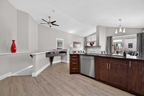 140 Citadel Park Nw, Calgary, AB - Indoor Photo Showing Kitchen With Upgraded Kitchen