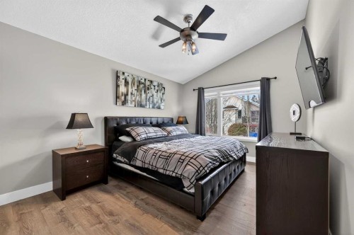 140 Citadel Park Nw, Calgary, AB - Indoor Photo Showing Bedroom