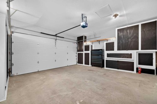 140 Citadel Park Nw, Calgary, AB - Indoor Photo Showing Garage