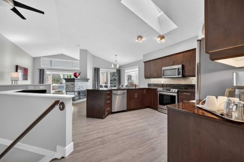 140 Citadel Park Nw, Calgary, AB - Indoor Photo Showing Kitchen With Upgraded Kitchen