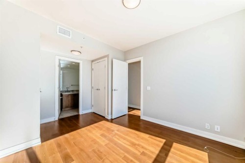 1126-222 Riverfront Avenue Sw, Calgary, AB - Indoor Photo Showing Other Room
