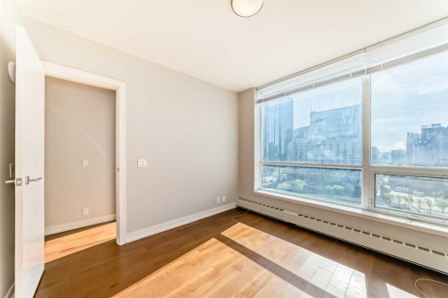 1126-222 Riverfront Avenue Sw, Calgary, AB - Indoor Photo Showing Other Room