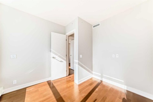 1126-222 Riverfront Avenue Sw, Calgary, AB - Indoor Photo Showing Other Room