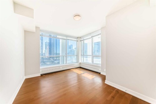 1126-222 Riverfront Avenue Sw, Calgary, AB - Indoor Photo Showing Other Room