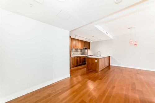 1126-222 Riverfront Avenue Sw, Calgary, AB - Indoor Photo Showing Kitchen
