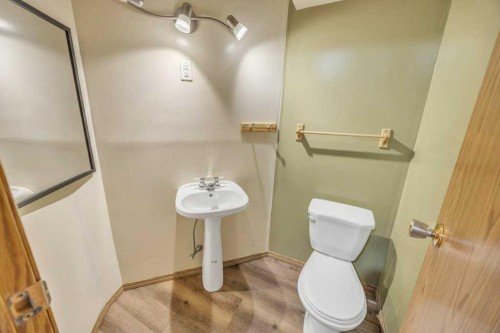 67 Martinwood Road Ne, Calgary, AB - Indoor Photo Showing Bathroom