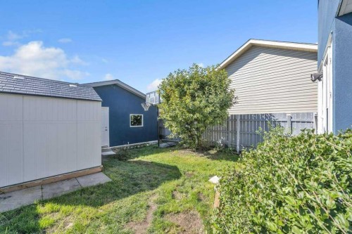 67 Martinwood Road Ne, Calgary, AB - Outdoor