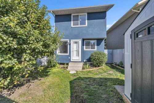 67 Martinwood Road Ne, Calgary, AB - Outdoor