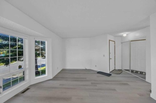 67 Martinwood Road Ne, Calgary, AB - Indoor