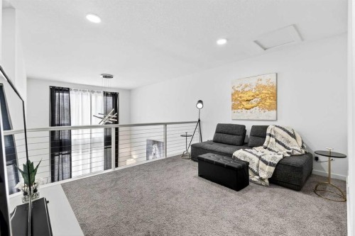 42 Heirloom Manor Se, Calgary, AB - Indoor