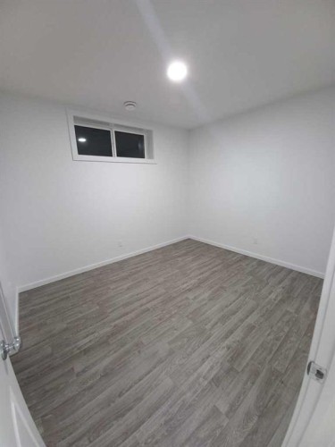 42 Heirloom Manor Se, Calgary, AB - Indoor Photo Showing Other Room