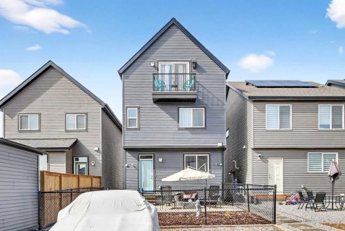 42 Heirloom Manor Se, Calgary, AB - Outdoor