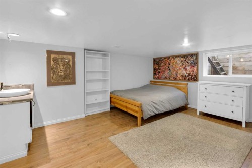 356 Cannington Place Sw, Calgary, AB - Indoor Photo Showing Bedroom