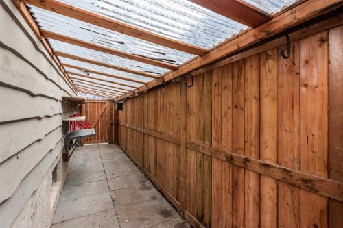 356 Cannington Place Sw, Calgary, AB - Indoor