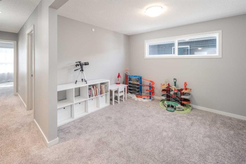 80 Howse Manor Ne, Calgary, AB - Indoor Photo Showing Other Room