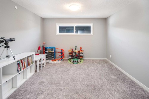 80 Howse Manor Ne, Calgary, AB - Indoor Photo Showing Other Room